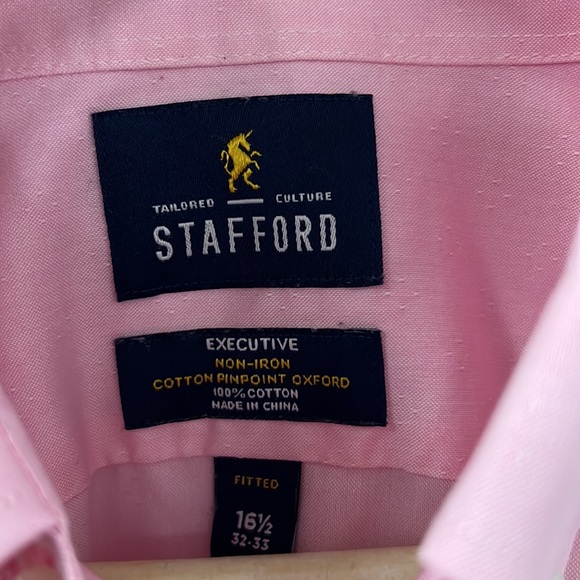 Men's Button Down Pink Dress Shirt - Picture 4 of 5